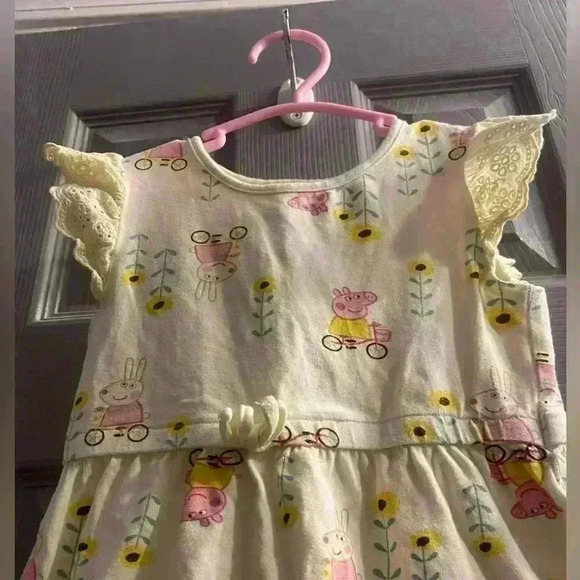 Peppa Pig dress with eyelet cap sleeves elastic waist in yellow Girls size 4T - Picture 2 of 6